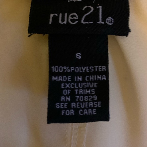 Yellow blouse - Picture 3 of 3